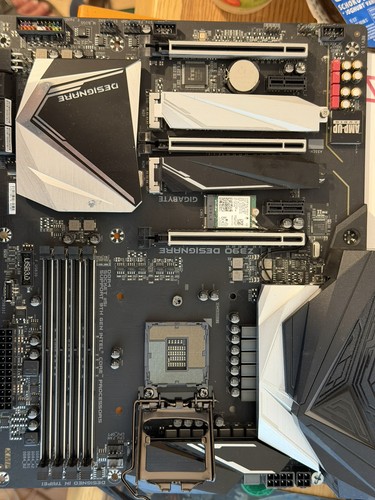Gigabyte z390 designare - gigabyte,